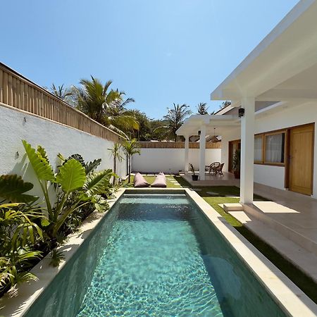 Villa Alamanda Kuta  Exterior photo